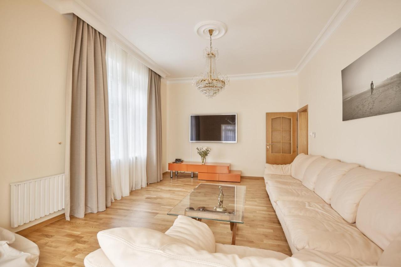 Villa Deluxe Apartments كارلوفي فاري المظهر الخارجي الصورة