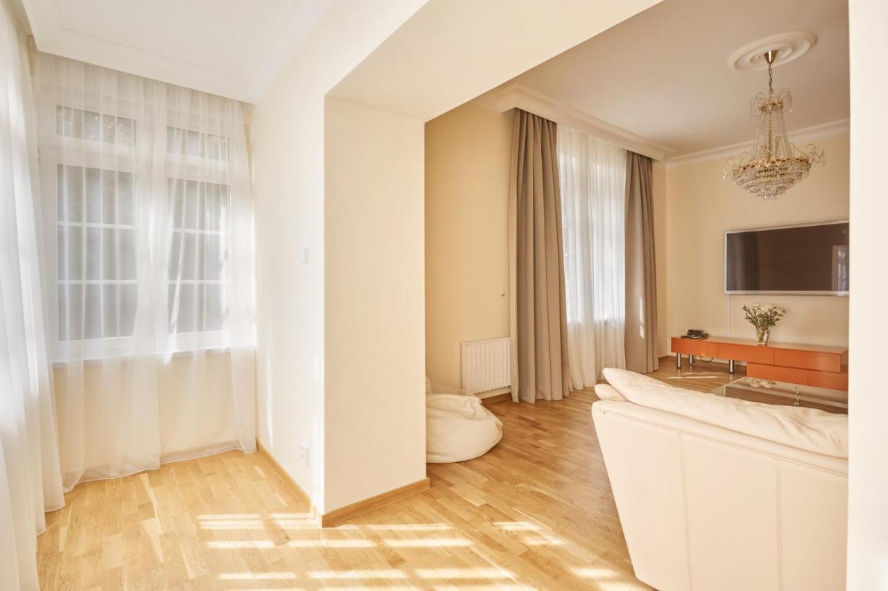 Villa Deluxe Apartments كارلوفي فاري المظهر الخارجي الصورة