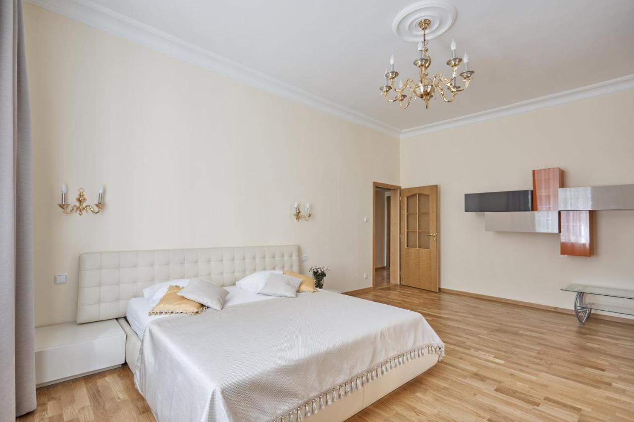 Villa Deluxe Apartments كارلوفي فاري المظهر الخارجي الصورة