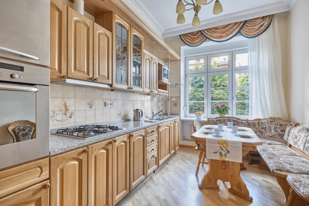 Villa Deluxe Apartments كارلوفي فاري المظهر الخارجي الصورة